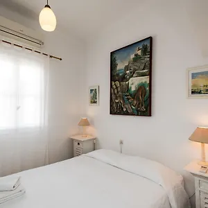 Delphines Hotel