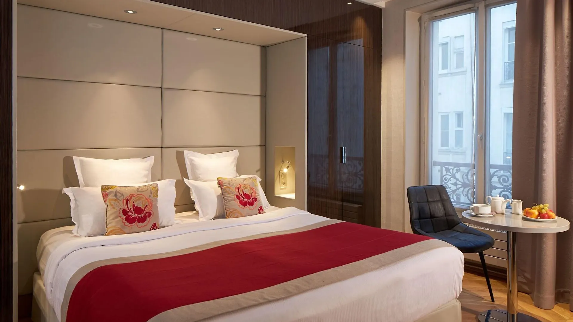 ****  Hotel Tourisme Avenue Paris France