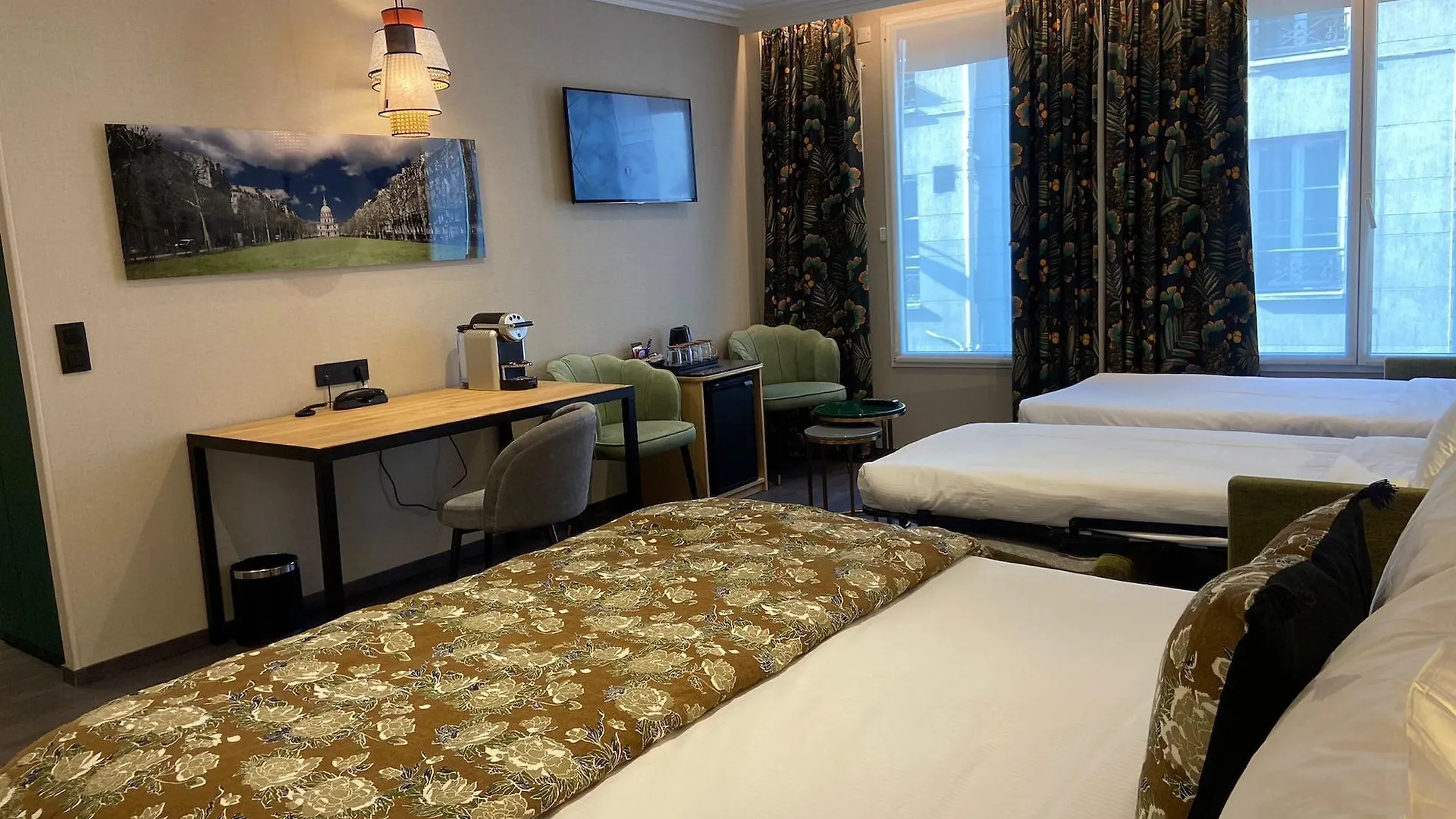 ****  Hotel Tourisme Avenue Paris France