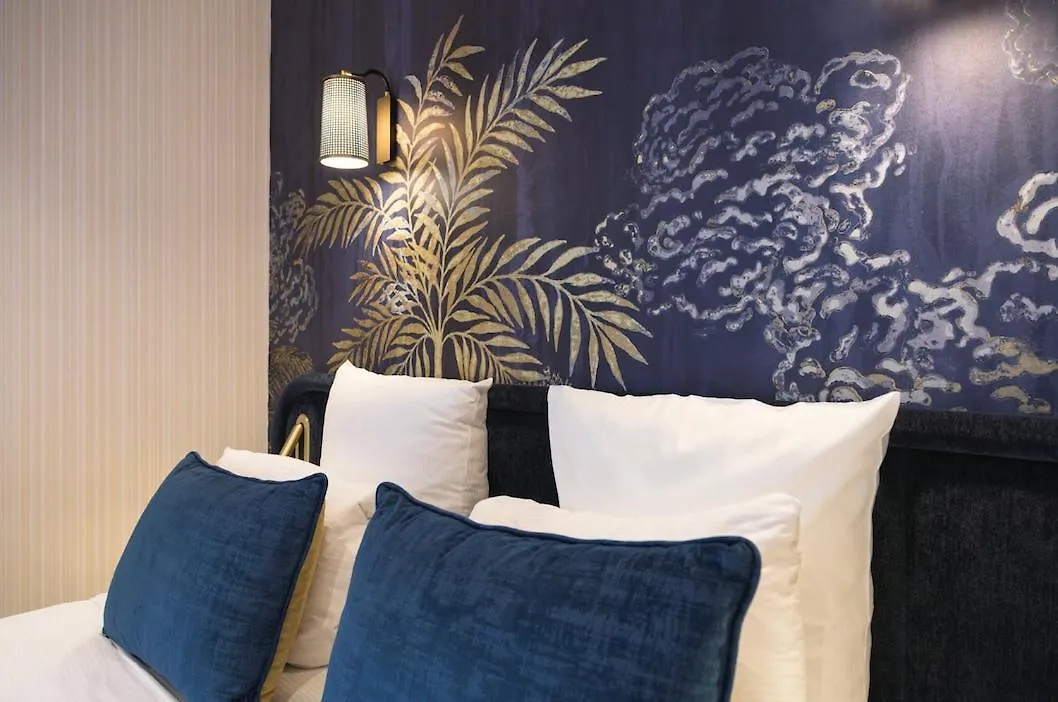 ****  Hotel Tourisme Avenue Paris France