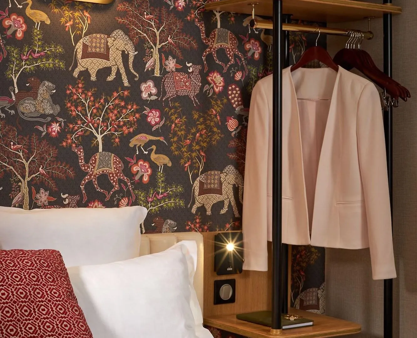 ****  Hotel Tourisme Avenue Paris France